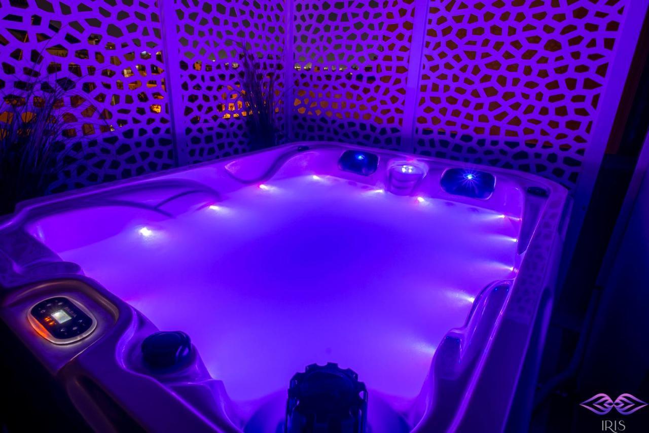 Appartamento Luxury Penthouse With Acropolis View And Jacuzzi Atene Esterno foto