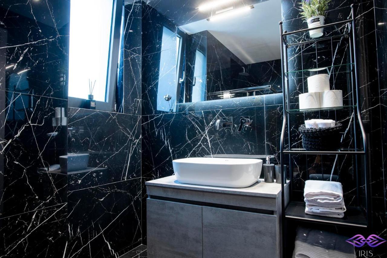 Appartamento Luxury Penthouse With Acropolis View And Jacuzzi Atene Esterno foto