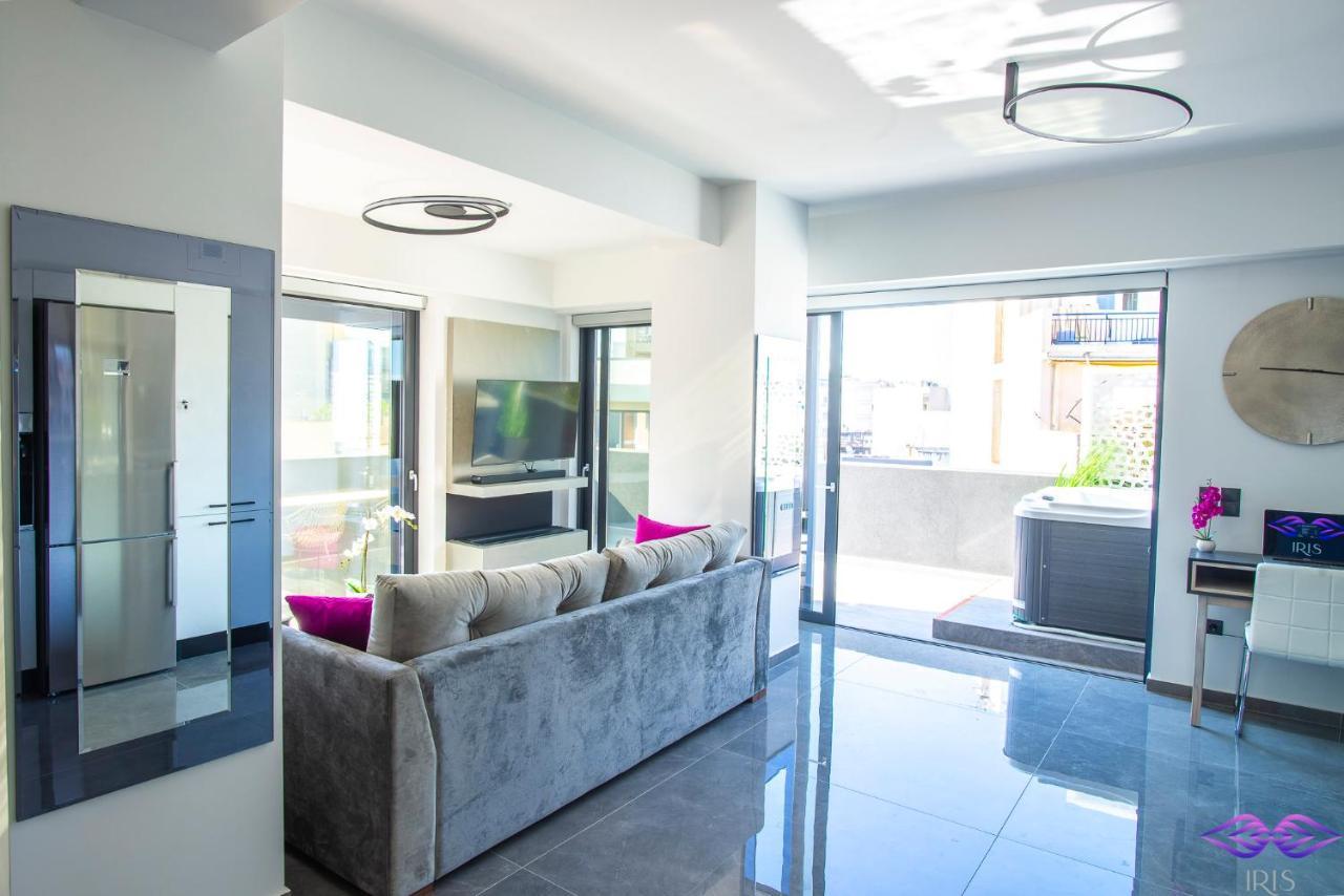 Appartamento Luxury Penthouse With Acropolis View And Jacuzzi Atene Esterno foto